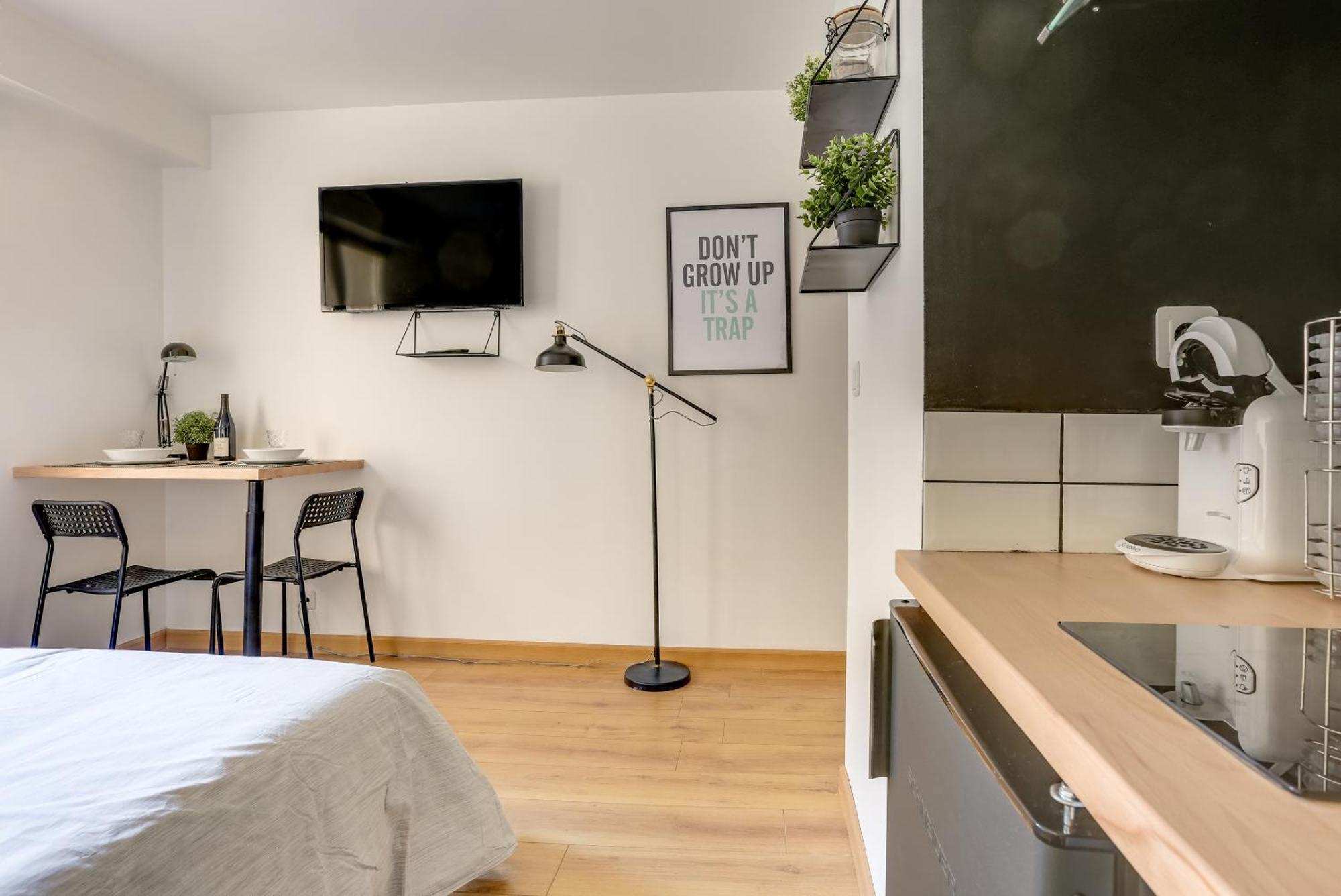 Suites Independantes Toutes Equipees Leopold Ou Carnot น็องซี ภายนอก รูปภาพ
